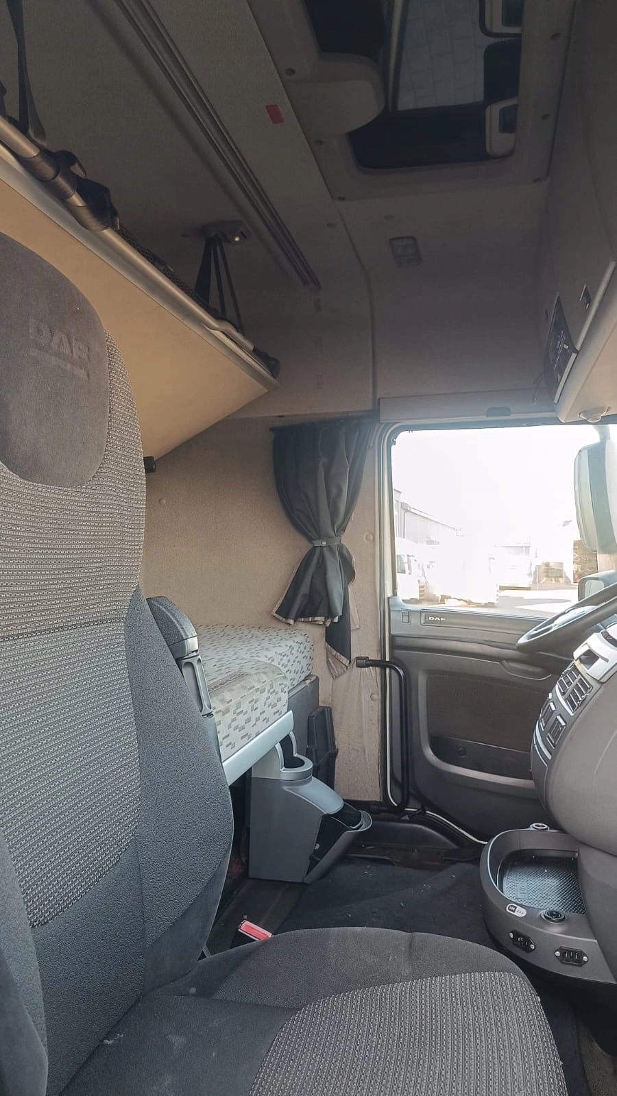 KABINA DAF XF 106 - obrazek 7