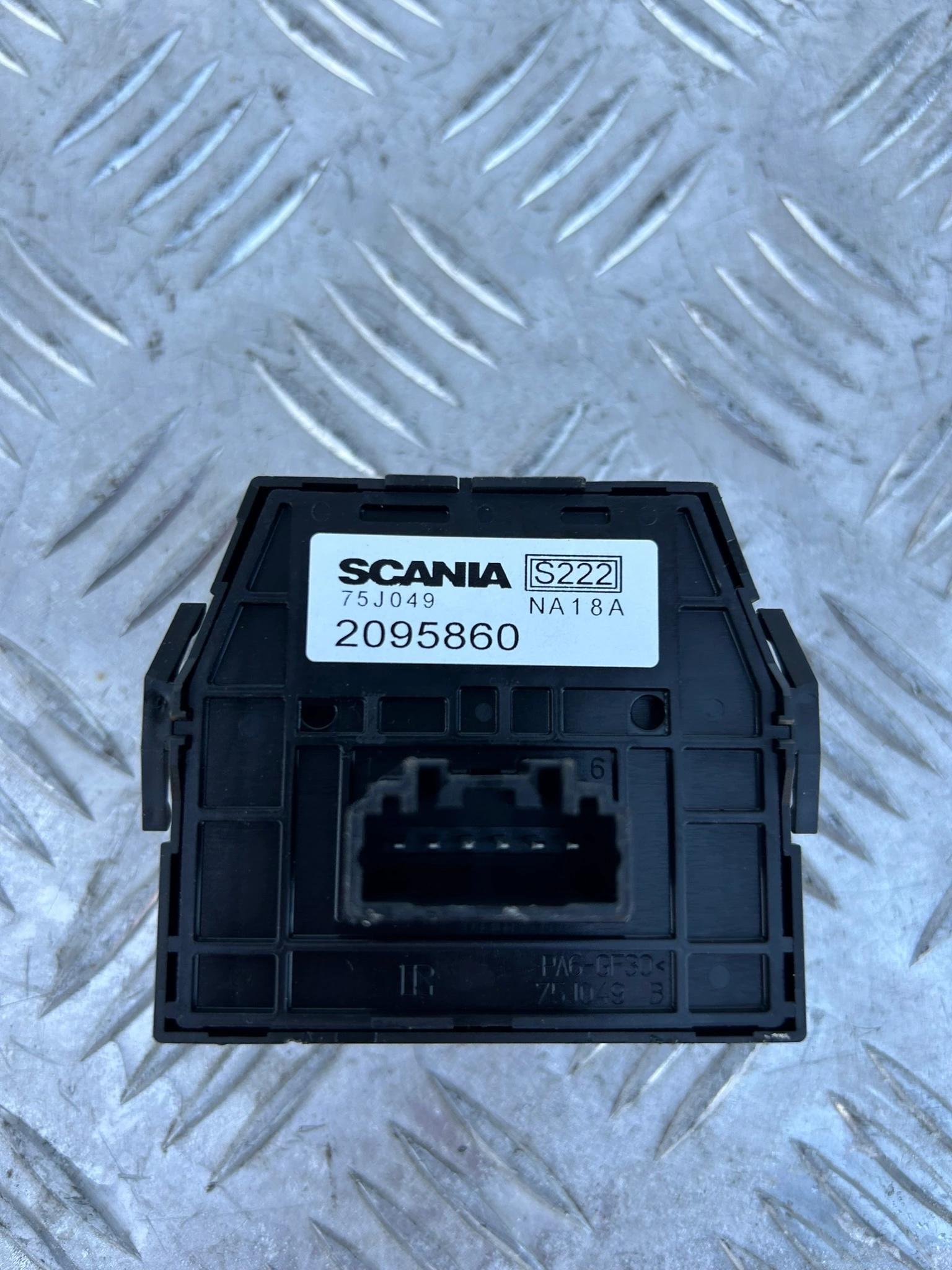 WŁĄCZNIK ŚWIATEŁ AWARYJNYCH SCANIA NTG - obrazek 2