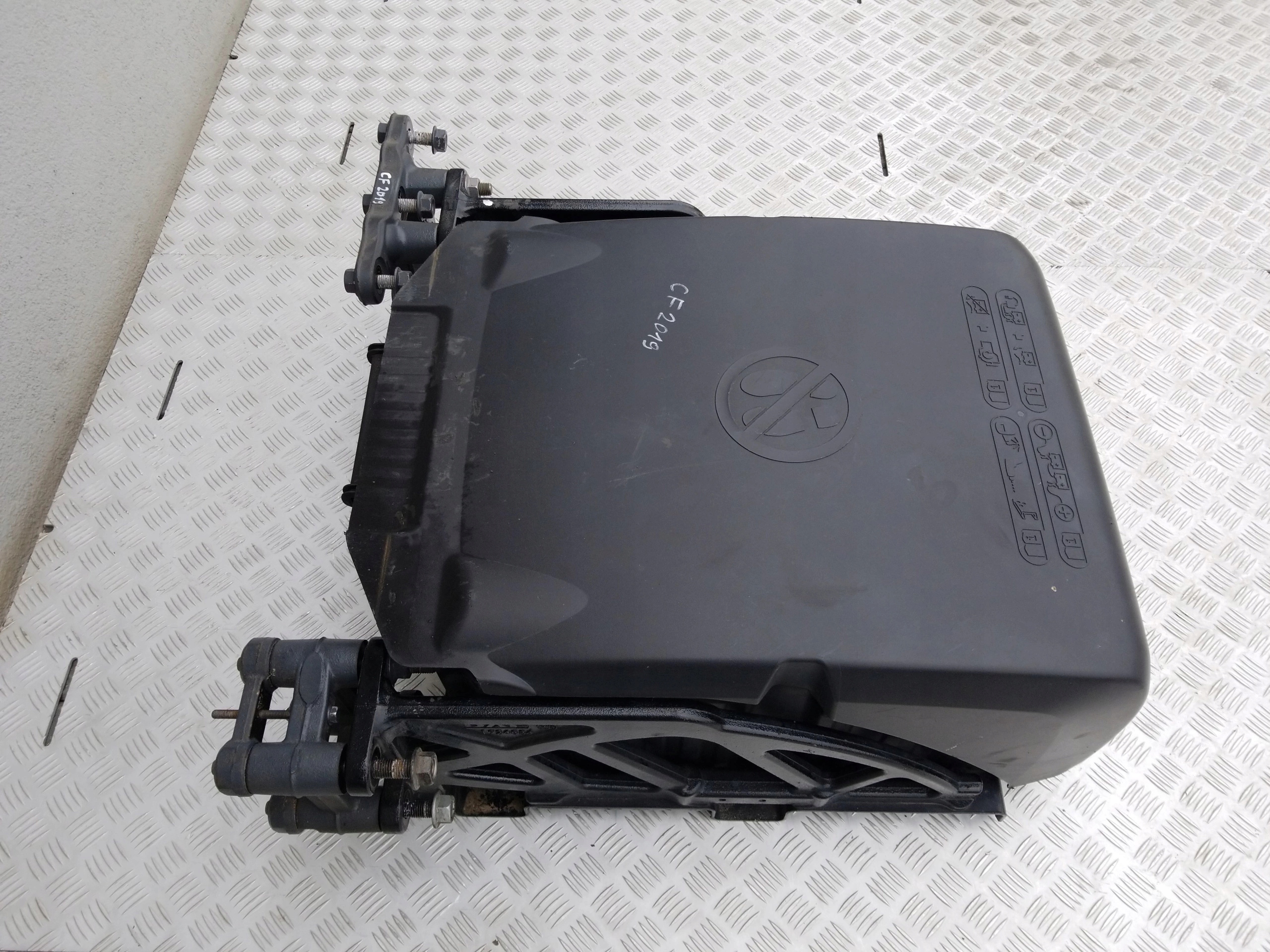 PODSTAWA OBUDOWA AKUMULATORÓW DAF XF CF 450 LIFT E - obrazek 5