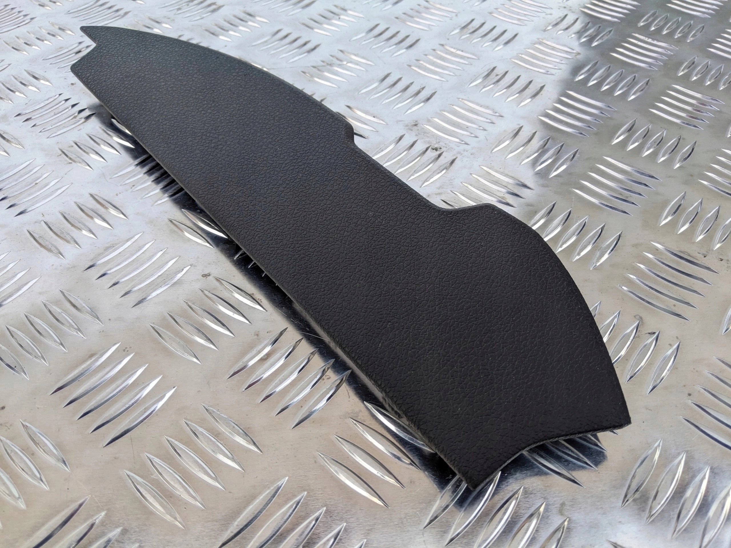 ZAŚLEPKA PRZEKAŹNIKÓW BEZPIECZNIKÓW SCANIA NTG - obrazek 2