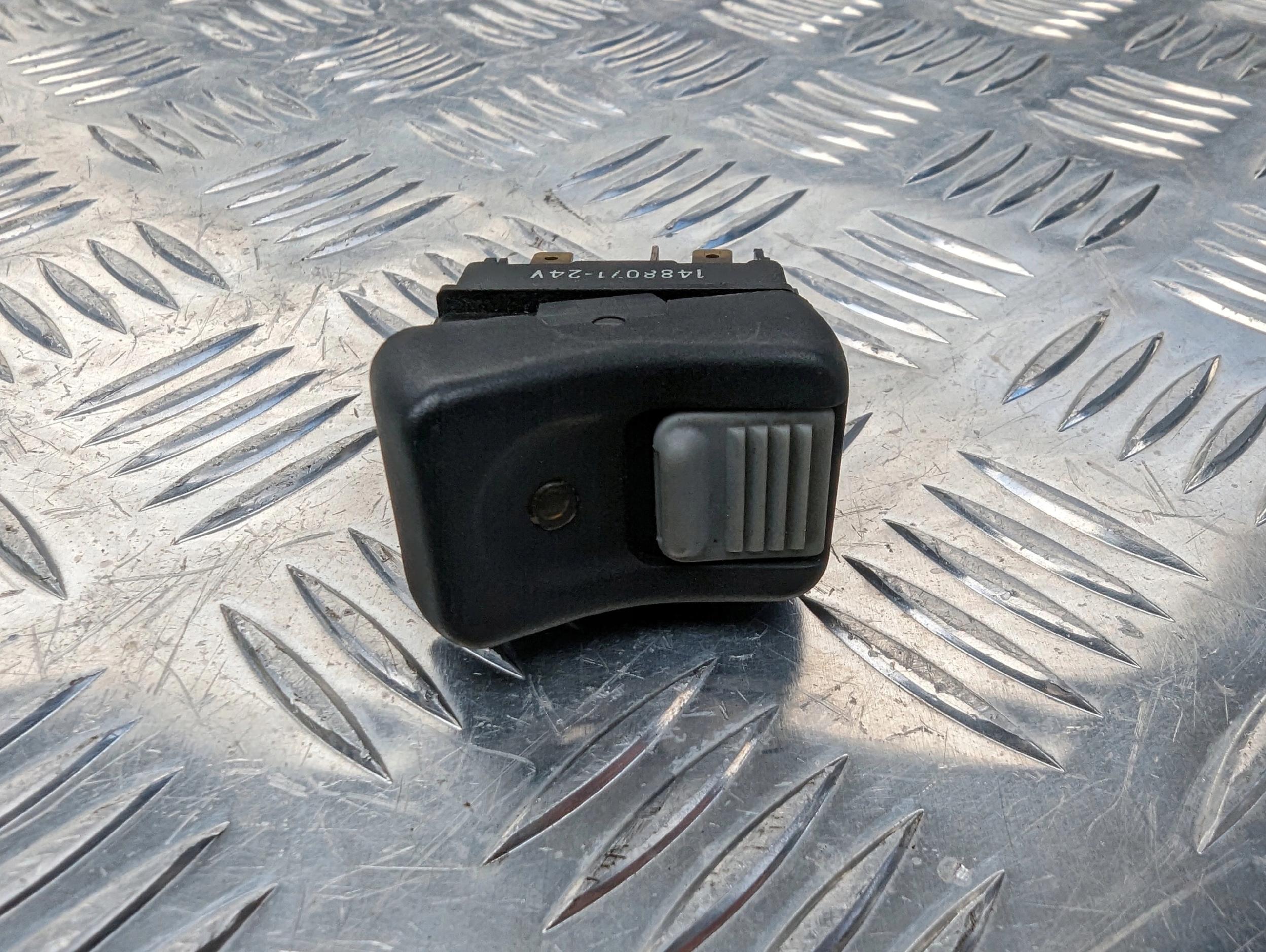 WŁĄCZNIK PRZEŁĄCZNIK KOKPITU Z BLOKADĄ SCANIA 4 / 124 - obrazek 3