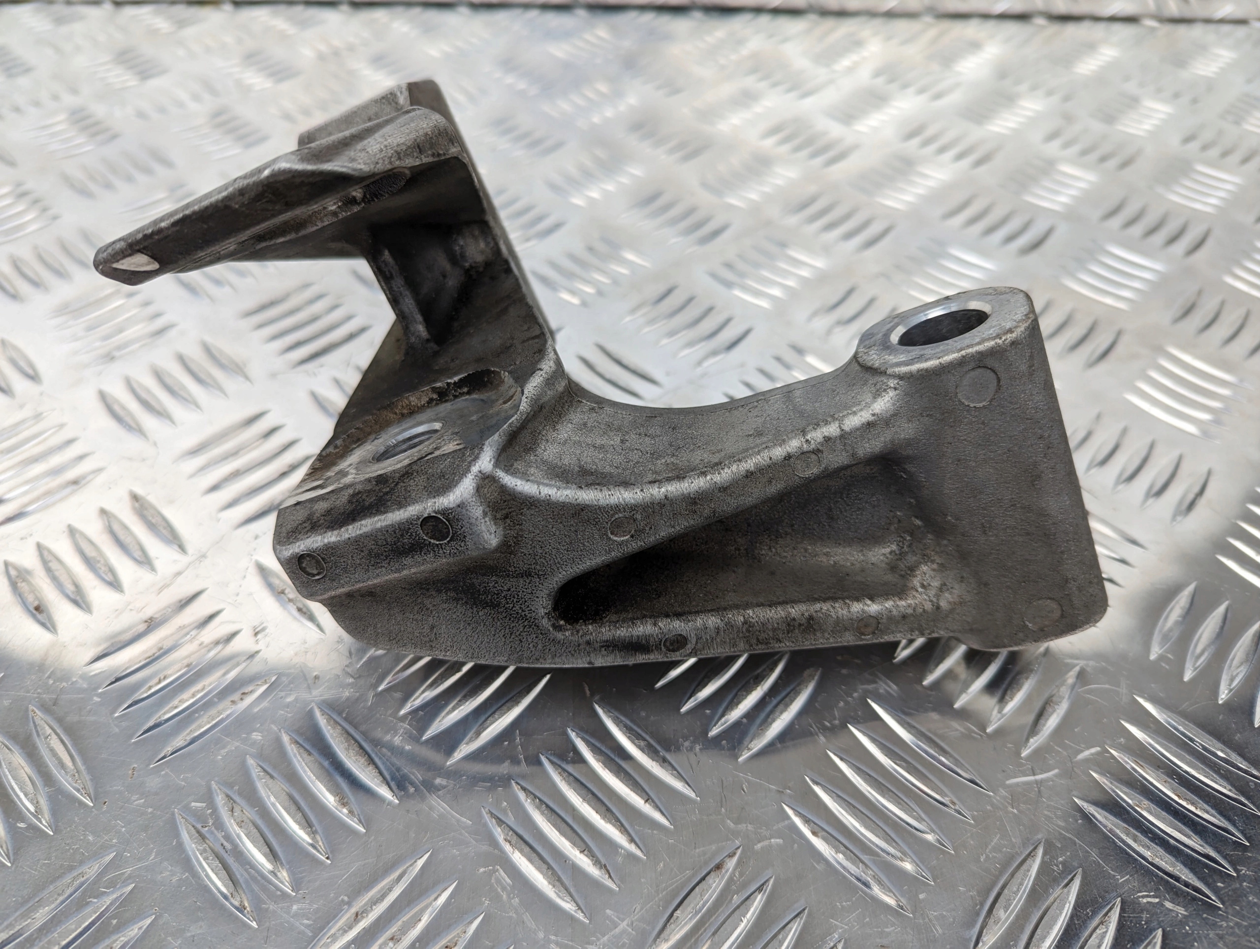 WSPORNIK SIŁOWNIKA KABINY SCANIA R NTG - obrazek 2