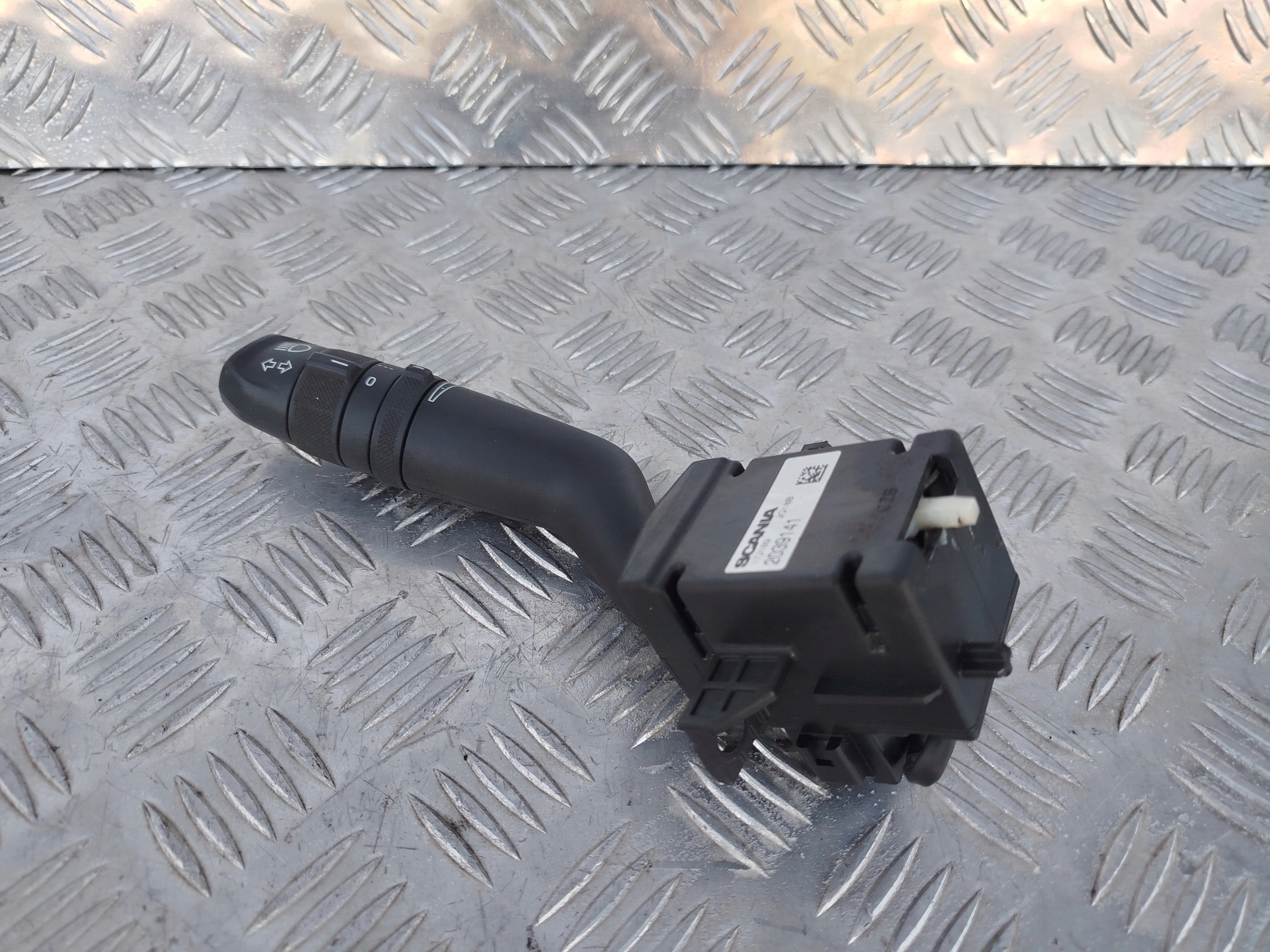 PRZEŁĄCZNIK MANETKA WYCIERACZEK KIERUNKOWSKAZÓW SCANIA NTG