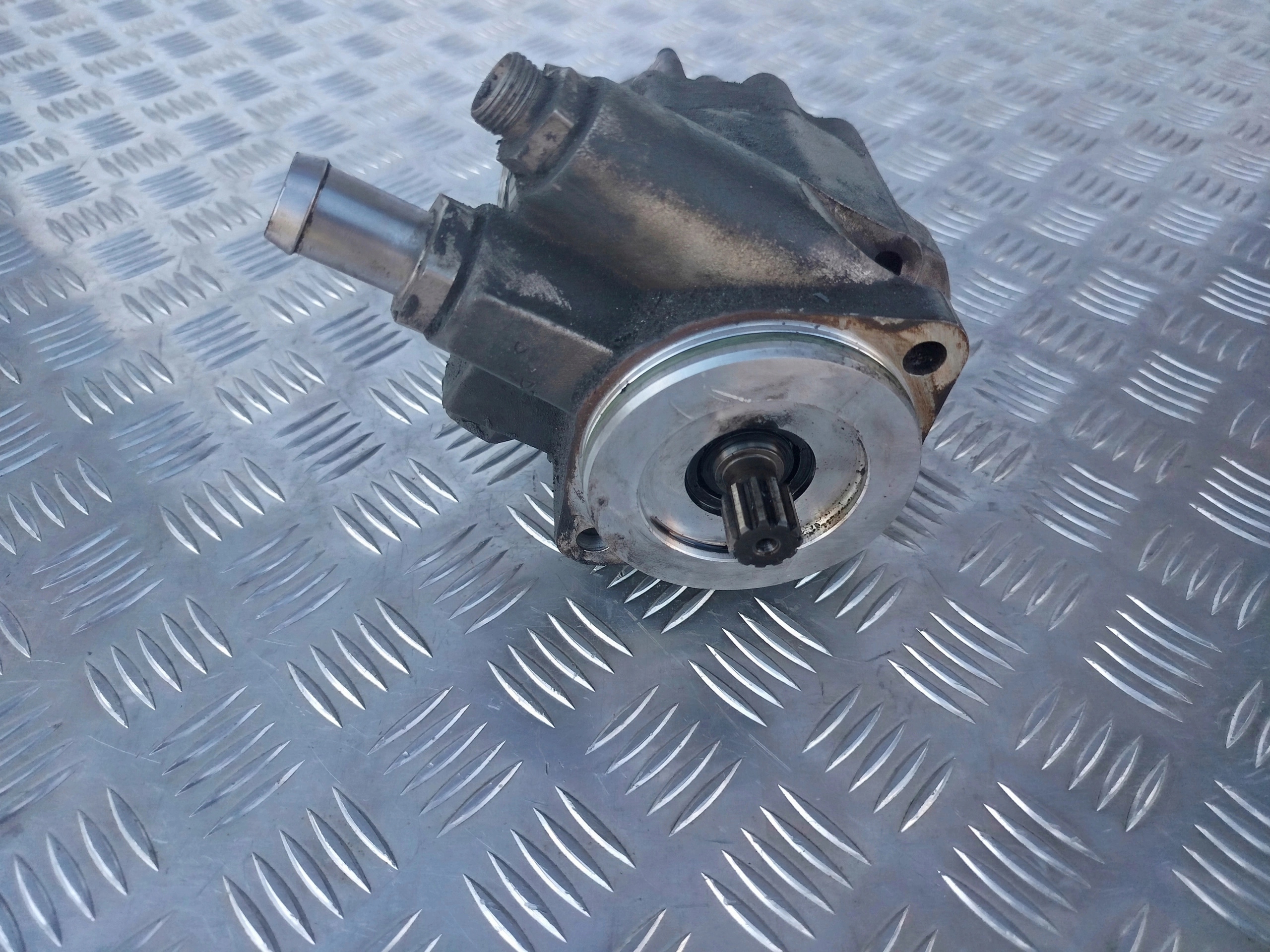 POMPA PODWÓJNA PALIWA I WSPOMAGANIA DAF 106 480 LIFT - obrazek 2