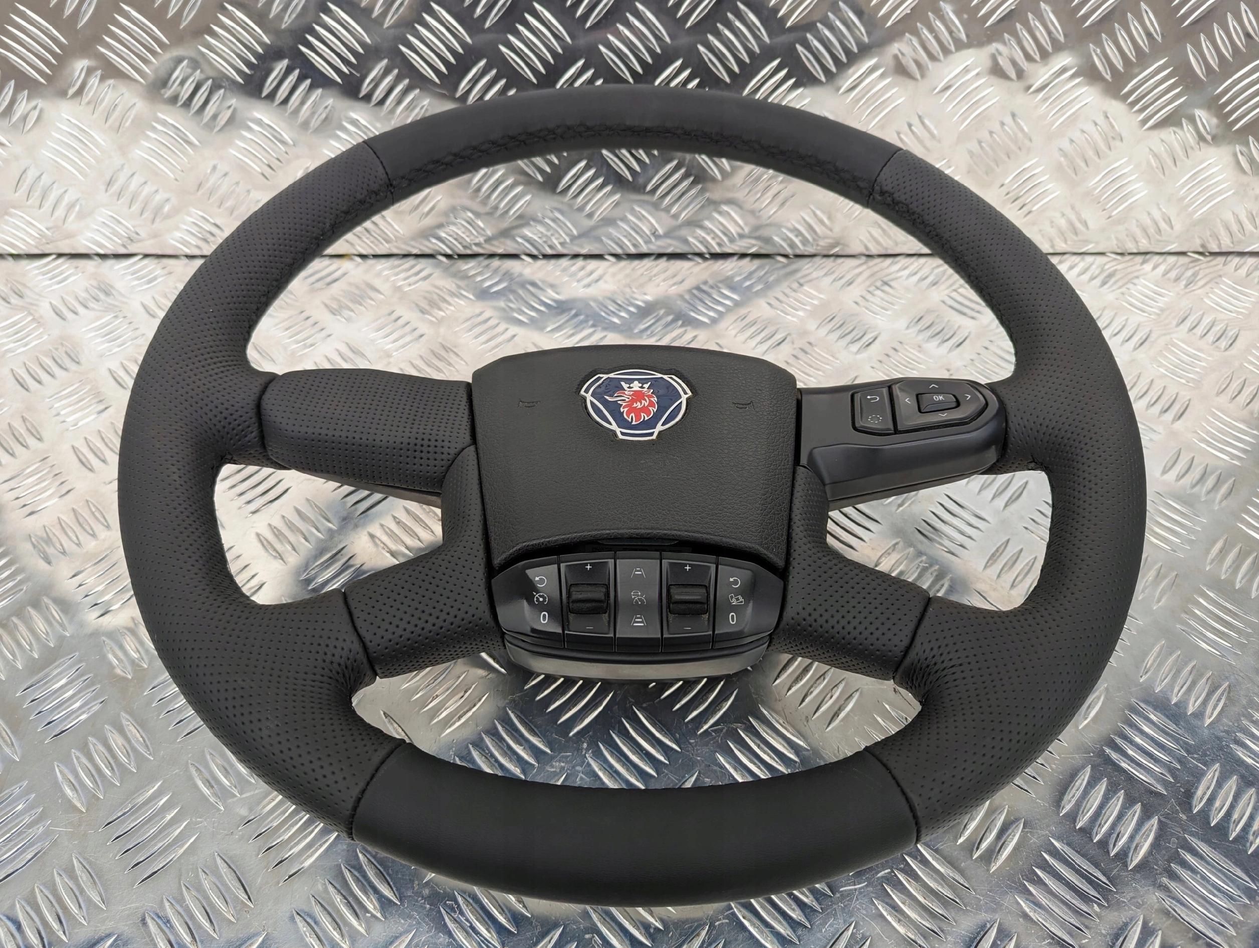 KIEROWNICA SCANIA NTG NOWE OBSZYCIE - obrazek 2