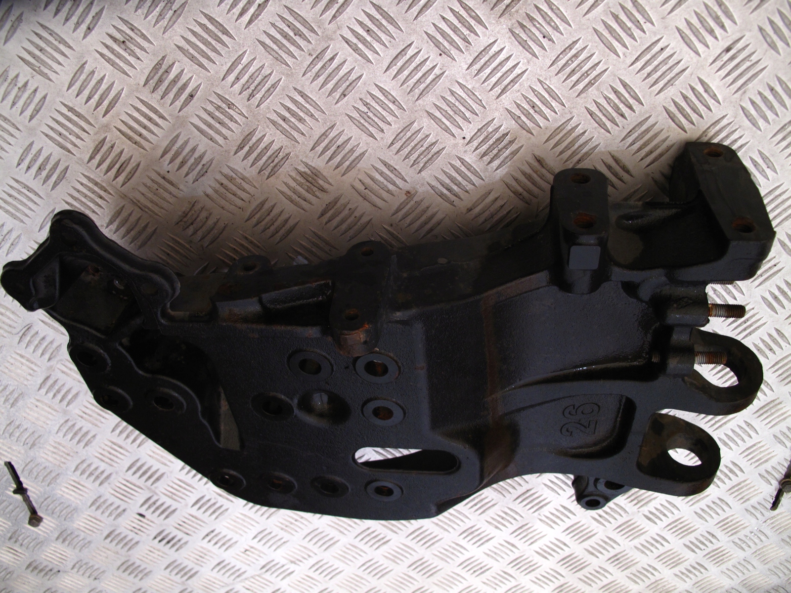 MOCOWANIE ŁAPA ZACZEP ŻELIWO SCANIA - obrazek 2