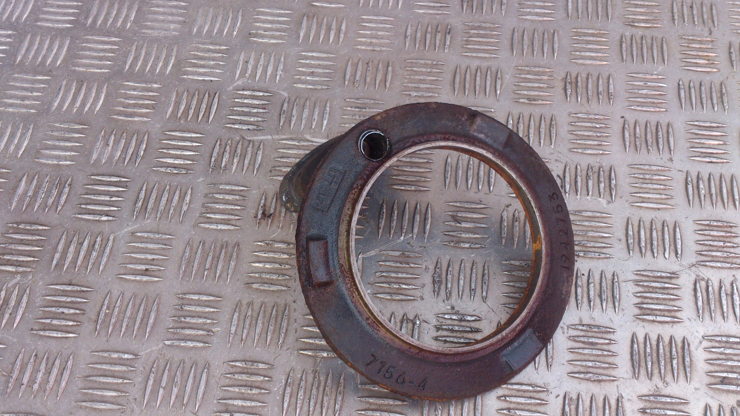 MOCOWANIE WSPORNIK CZUJNIKA ABS SCANIA R S - obrazek 4