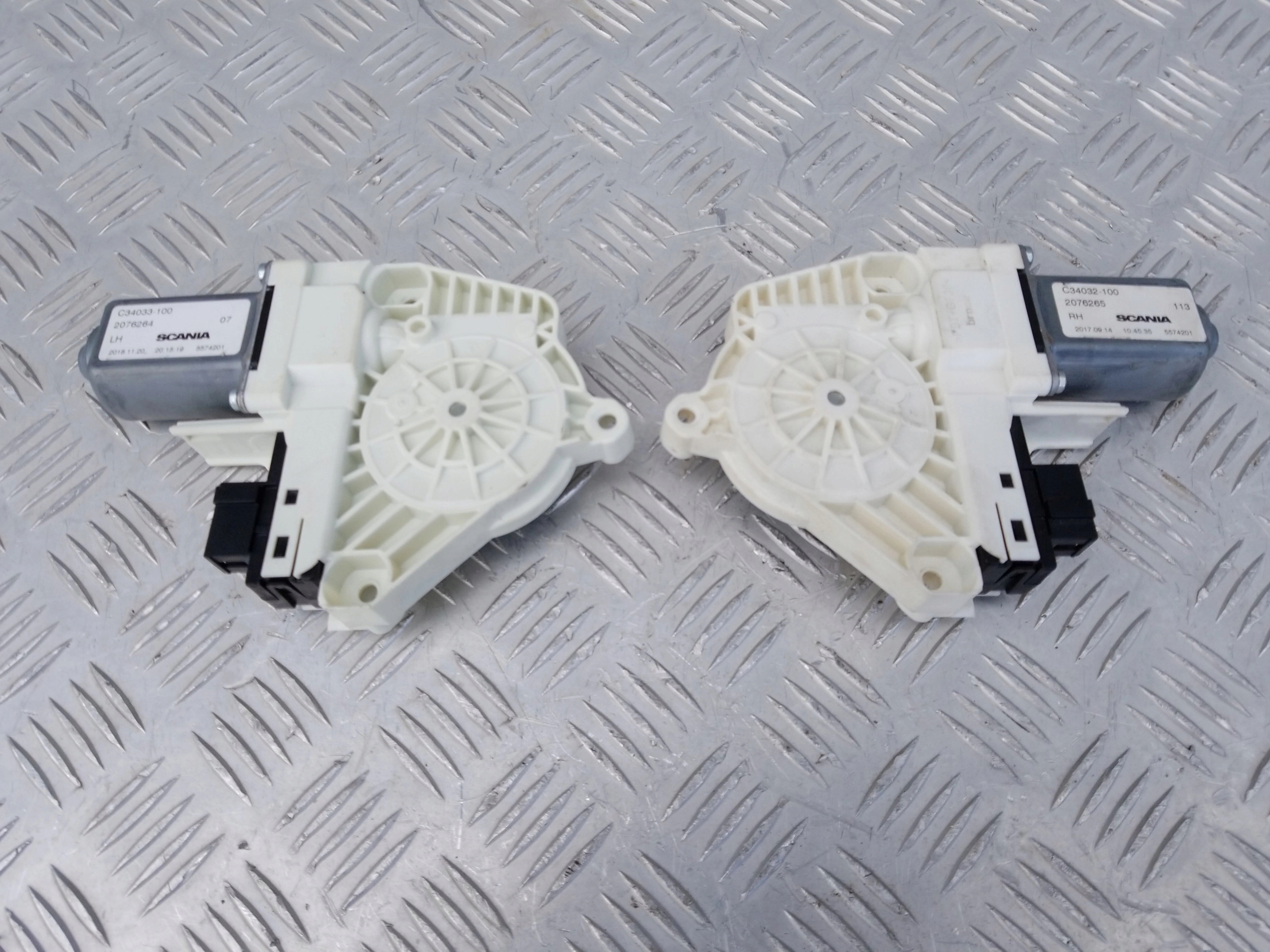 SILNICZEK SIŁOWNIK PODNOSZENIA SZYBY PRAWY SCANIA R - obrazek 13