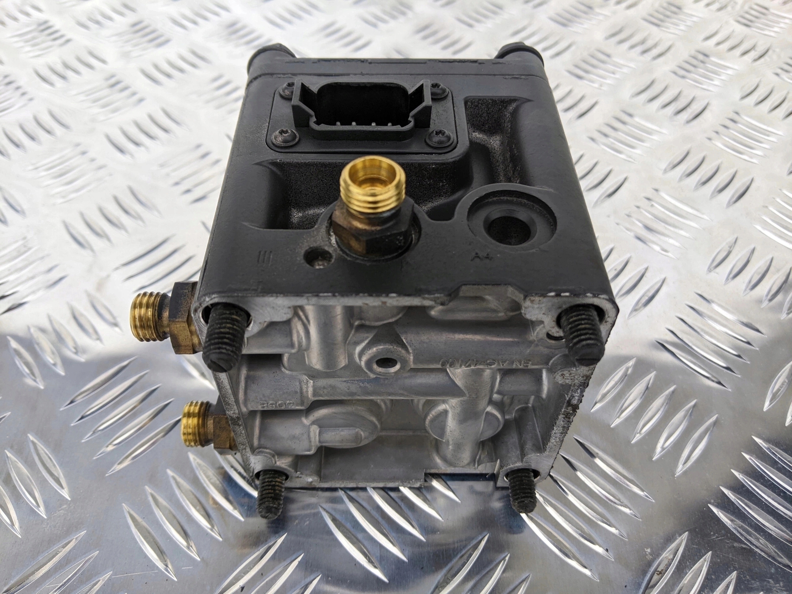 ZAWÓR KOSTKA EGR SCANIA NTG - obrazek 2