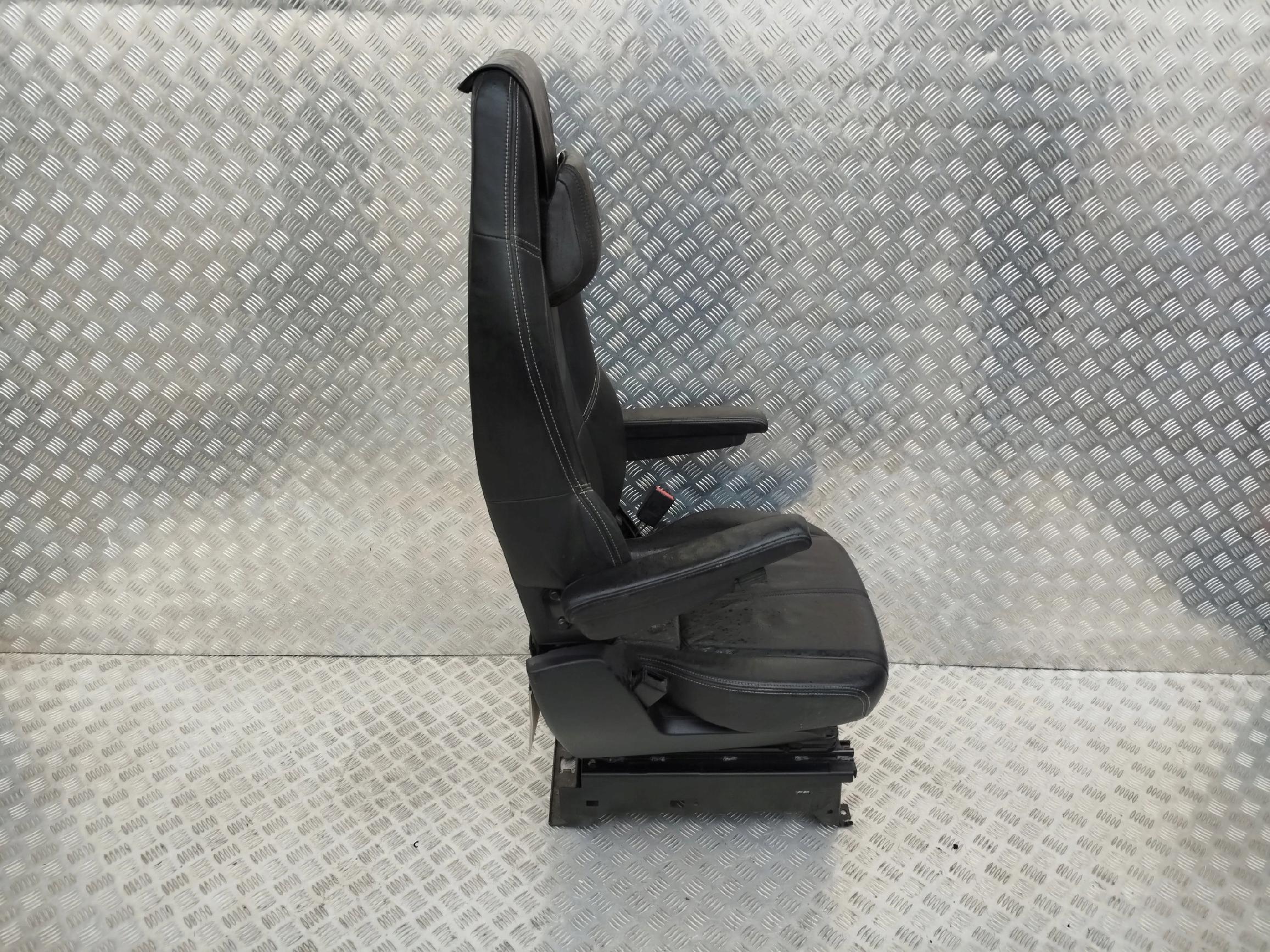 FOTEL PASAŻERA OBROTOWY RECARO SKÓRA SCANIA - obrazek 3