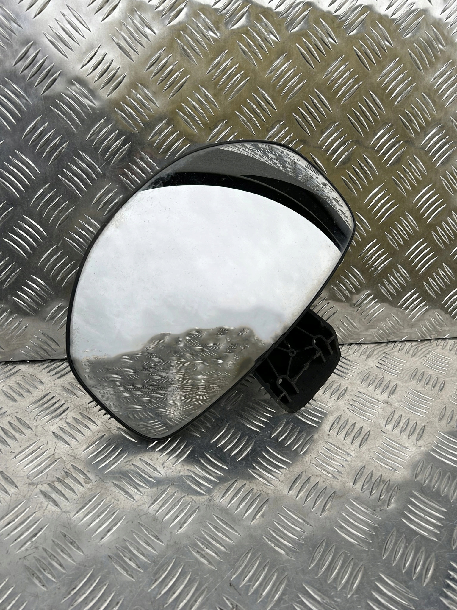 LUSTERKO ZEWNĘTRZNE RAMPOWE SCANIA