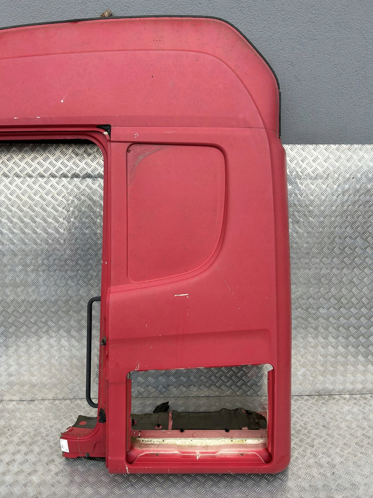 BOK KABINY DUŻY SCHOWEK SCANIA R HIGHLINE - obrazek 2