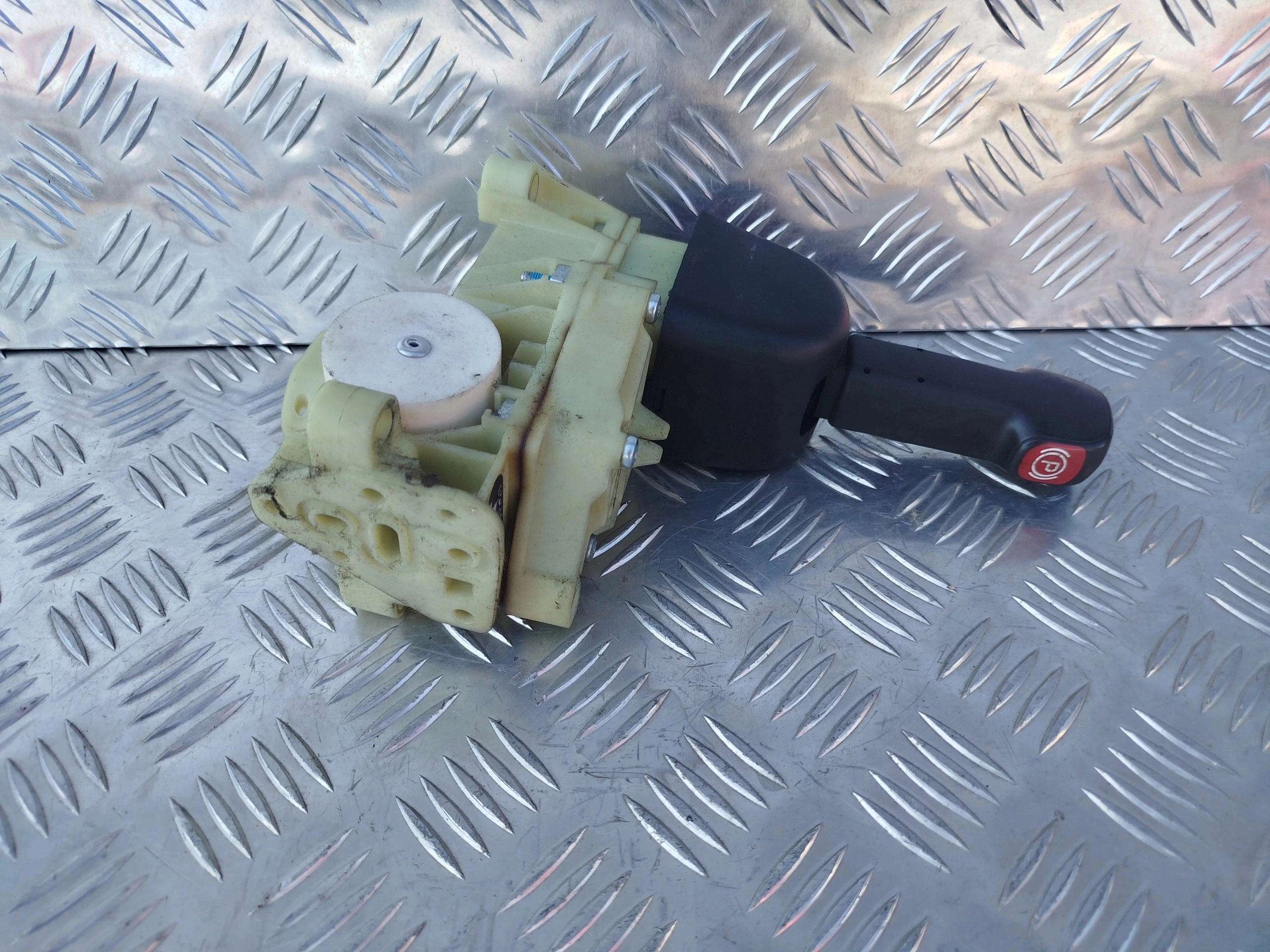 DZWIGNIA HAMULCA RĘCZNEGO SCANIA R - obrazek 3