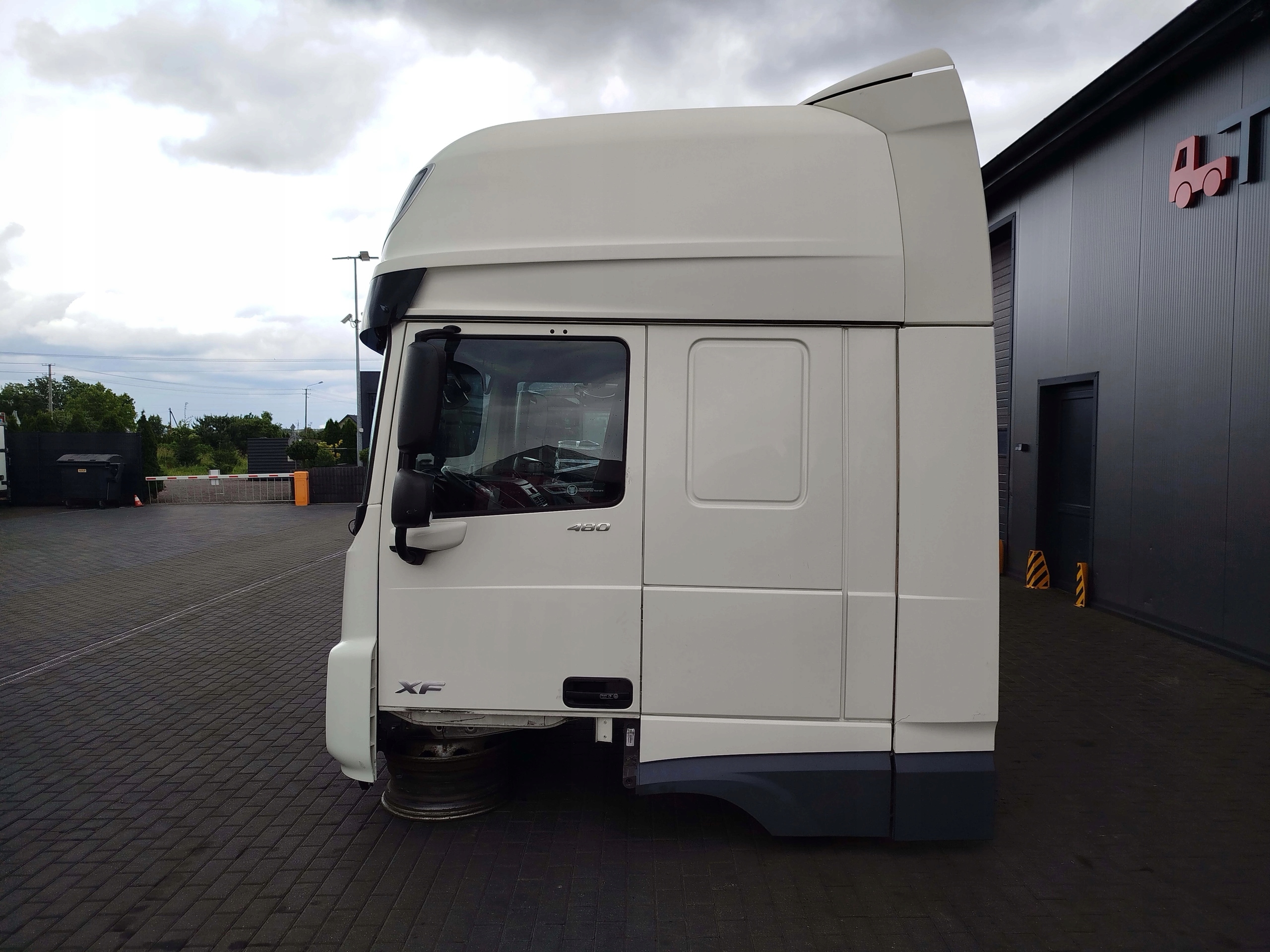 KABINA DAF XF 106 LIFT - obrazek 6