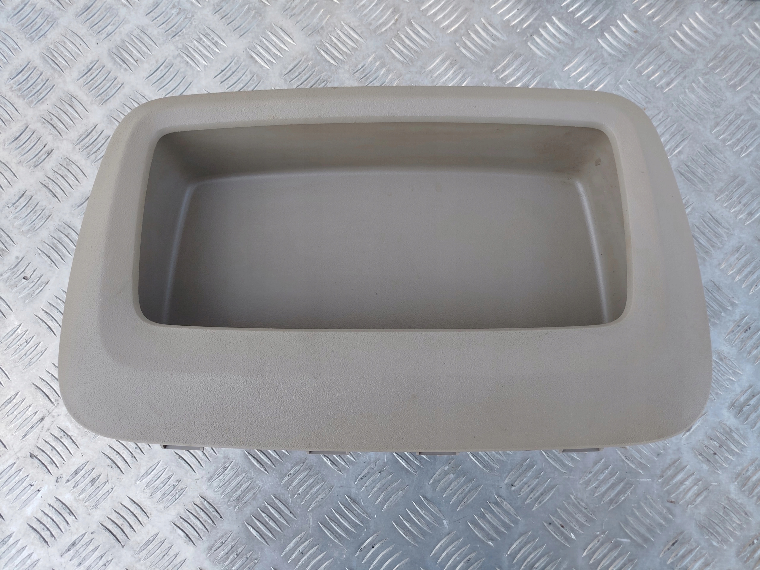 SCHOWEK TAPICERKI DACHOWEJ SCANIA HIGHLINE - obrazek 2