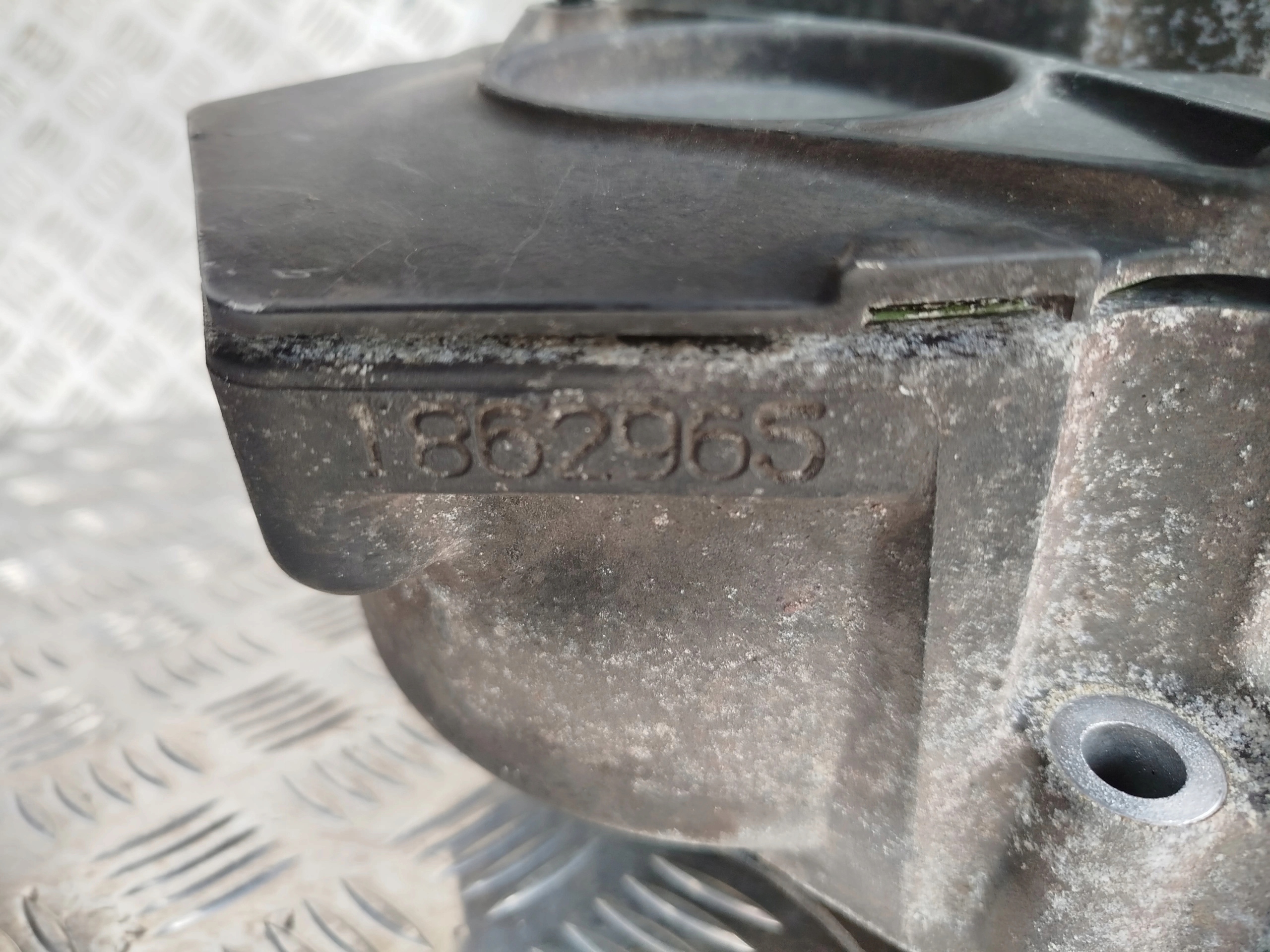 OBUDOWA ROZRZĄDU SCANIA V8 500 - obrazek 5