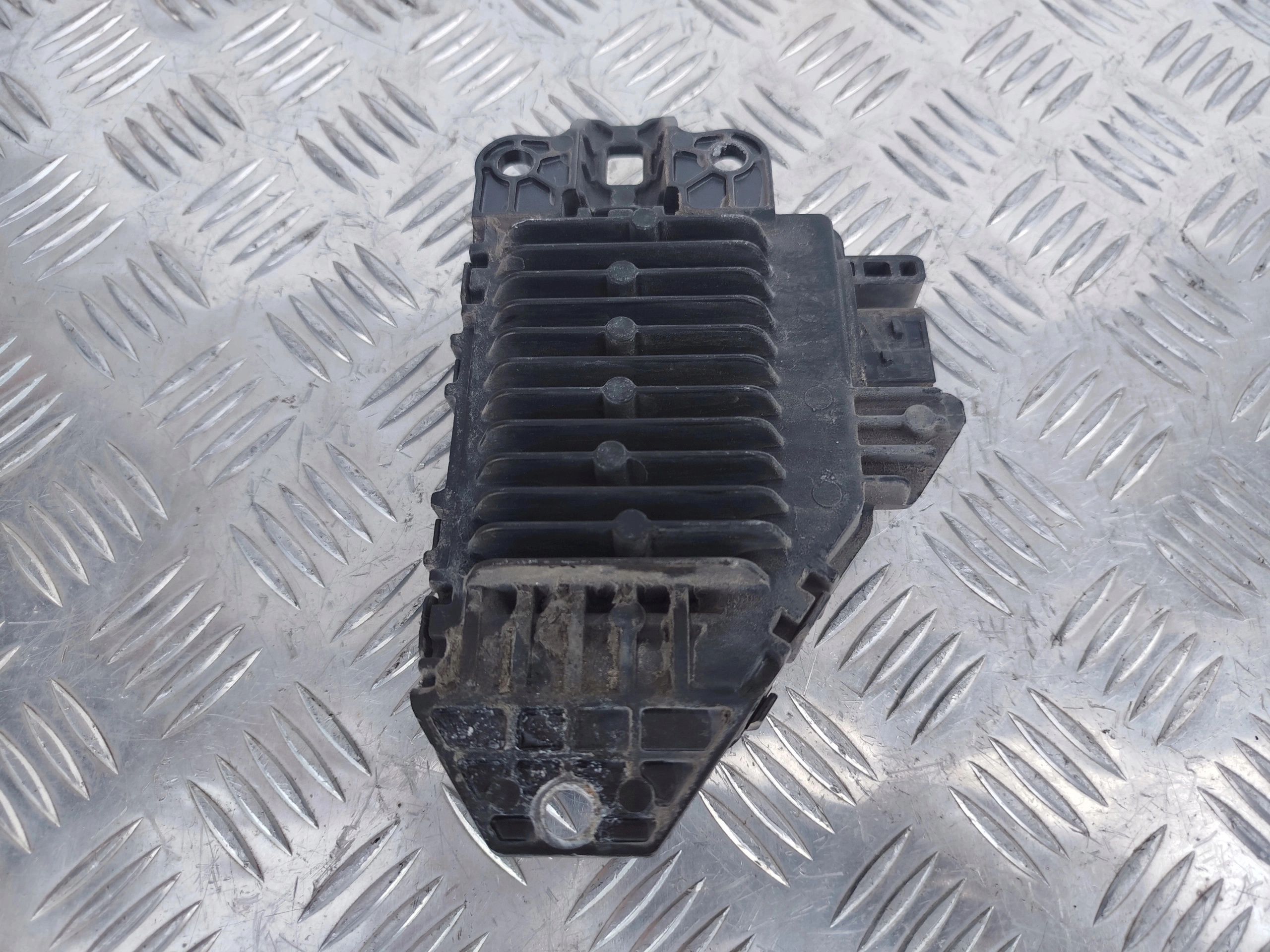 STEROWNIK MODUŁ NAPIĘCIA AKUMULATORA ECU SCANIA NTG - obrazek 2